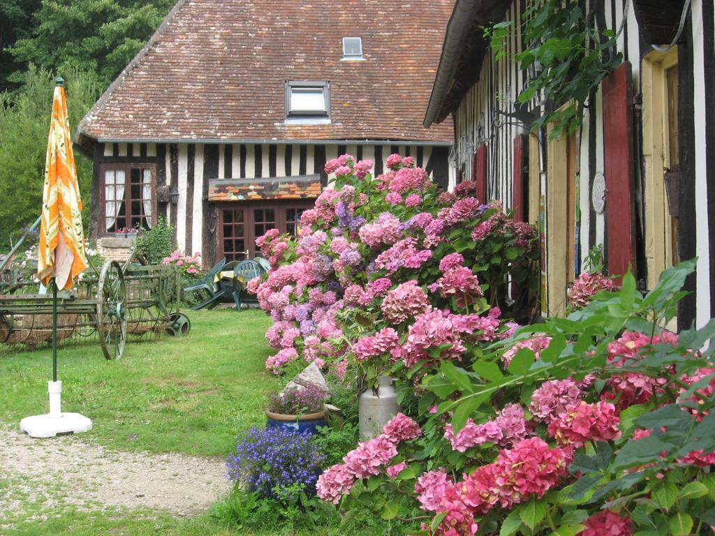La Boursaie Bed and Breakfast Livarot-Pays-d'Auge Exteriör bild