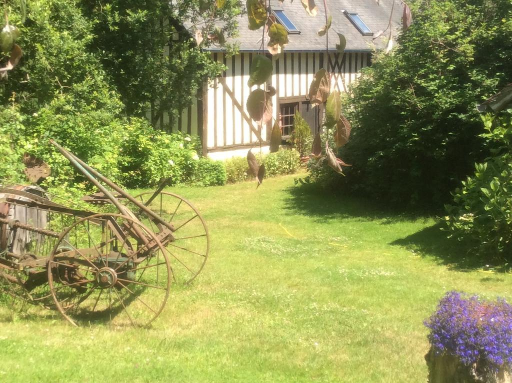 La Boursaie Bed and Breakfast Livarot-Pays-d'Auge Exteriör bild