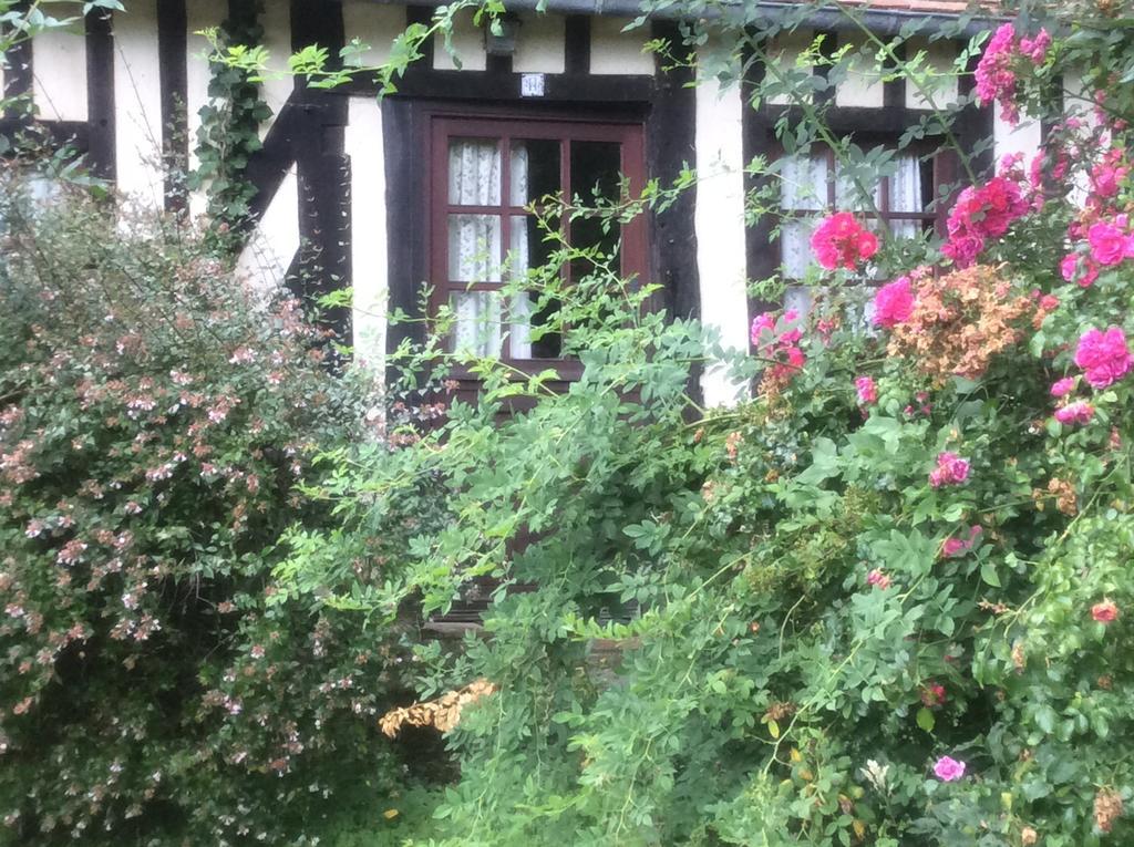 La Boursaie Bed and Breakfast Livarot-Pays-d'Auge Exteriör bild